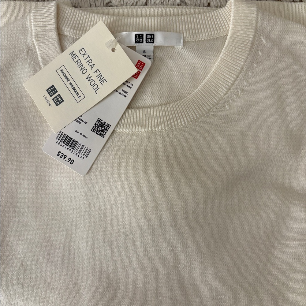 Uniqlo Cream Crew Neck Merino Wool Sweater for Women - Picture 4 of 4